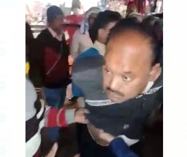 nashe me dhutt naklli policewala girftaar 