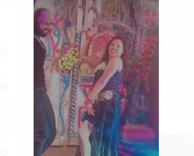 VAISHALI ME BAR BALA KA TAMANCHE PAR DISKO 