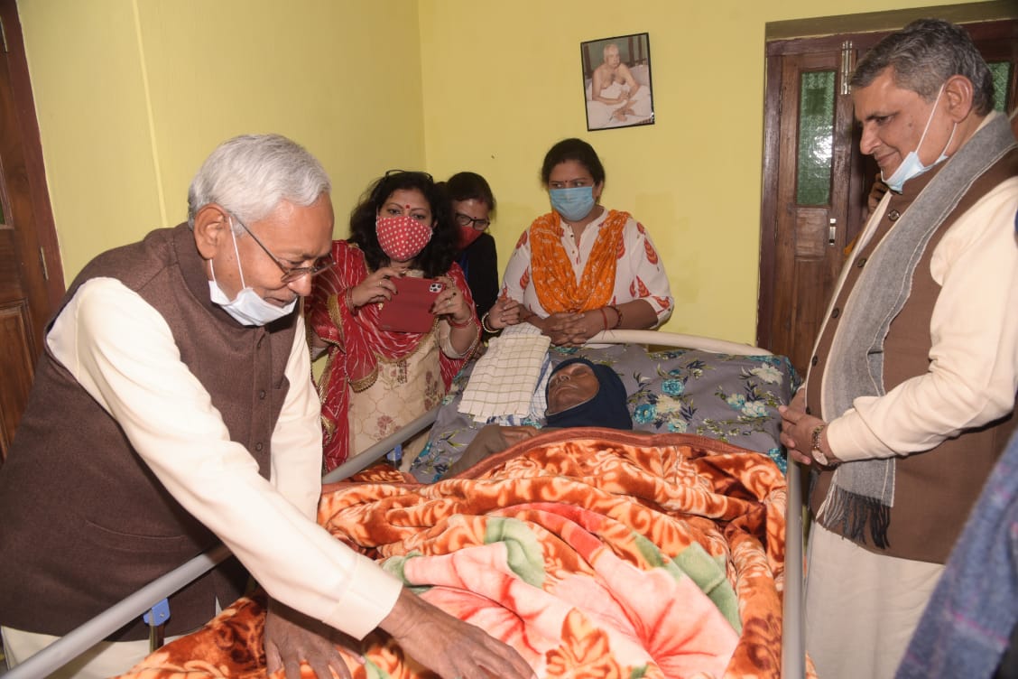 dekhiye kaun hain CM nitish ke guru