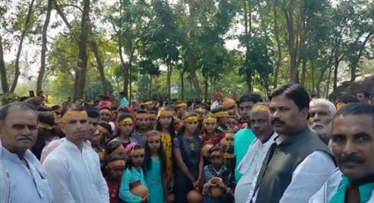 251 kunwari kanyaon ne nikala shobha yatra 