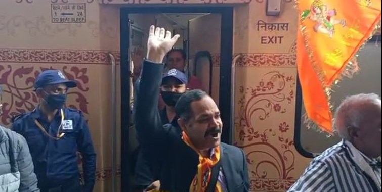 Grand welcome of Ram devotees in Sitamarhi Railway station resonated with slogans of 'Jai Shri Ram', 'Ramayana Yatra' train journey continues