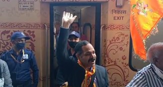 Grand welcome of Ram devotees in Sitamarhi Railway station resonated with slogans of 'Jai Shri Ram', 'Ramayana Yatra' train journey continues