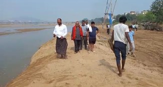 People's efforts brought color in Gaya Municipal Corporation did not take interest, built 1 km long Chhath Ghat itself