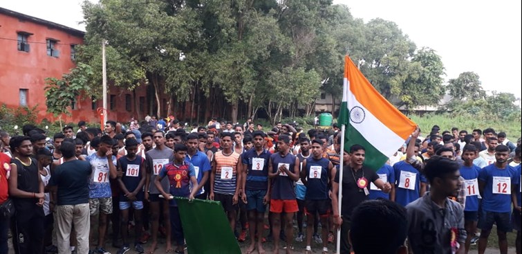 BARAUNI ME CROSS COUNTRY DAUD ME 200 KHILARI HUE SAMIL