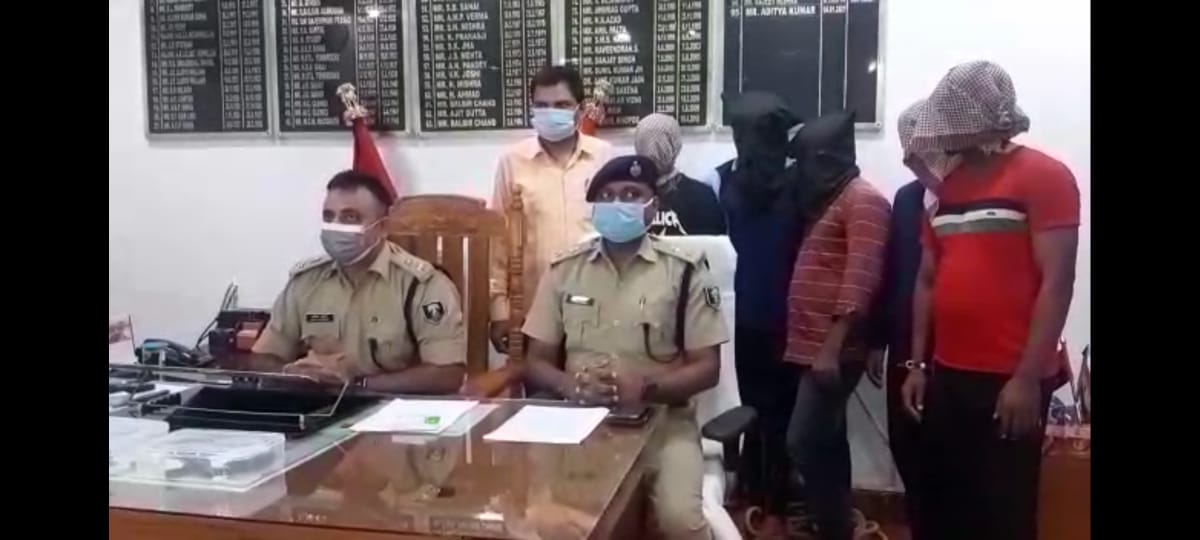 LOOT KAND KA 9 AAROOPI HATHIYAR KE SAATH GIRAFTAR