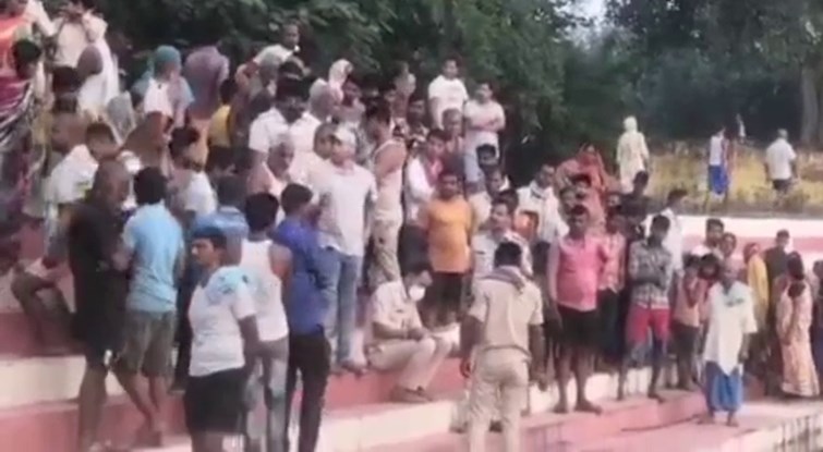 POKHAR SE YOVAK KA SAV MILNE SE SANSANI