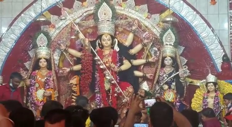 BAGHA KE PUJA PANDAL ME DIKH RAHI HAI DHARMISK SAUHARDYA
