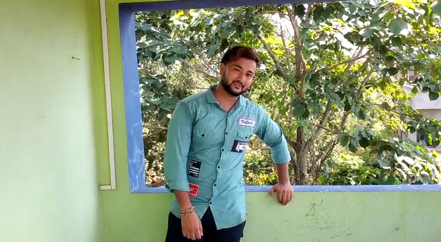 JHOPRI ME RAHNE WALR SRINATH KO MILA ACTOR KA KIRDAR