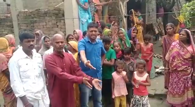 GADDHE MEDUBNE SE MAA BETI KI MAUT