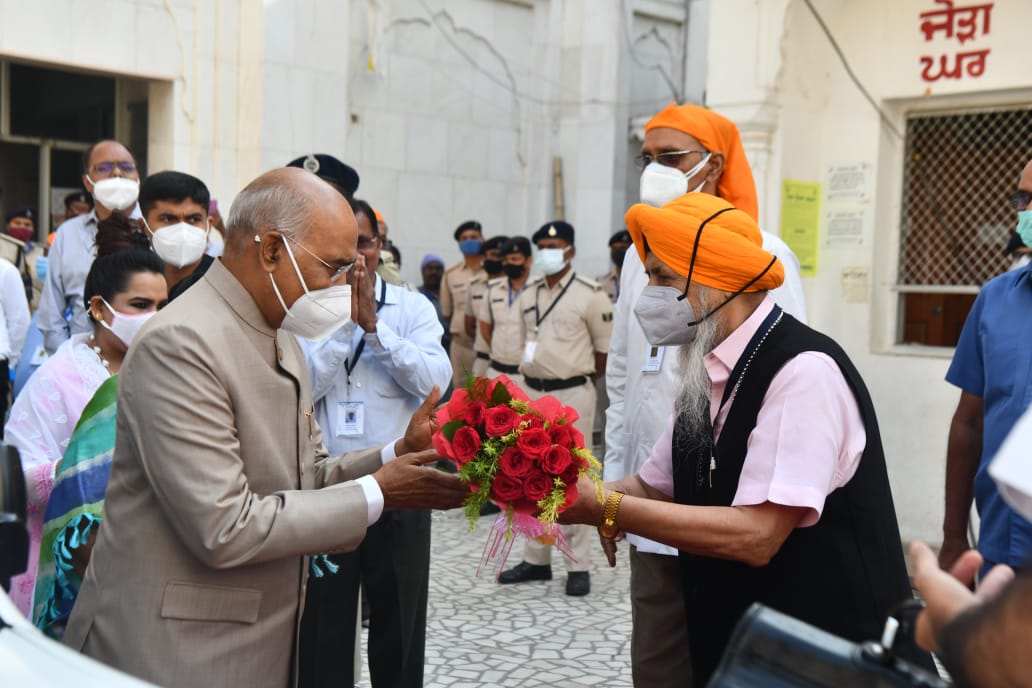 PRESIDENT NE PATNA CITY KE GURUDAURA ME TEKA MATTHA