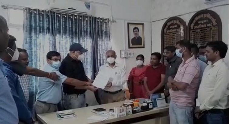 garhwa anubandh karmiyon ki anishchitkamlin hadtal kal se 