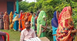 Gopalganj me mahila votron ka bolbala 