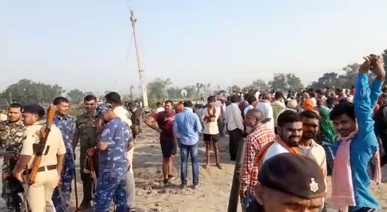 BHOJPUR ME BAGAN KI CHAPET ME AANE SE 4 MAHILA KI DARDNAK MAUT