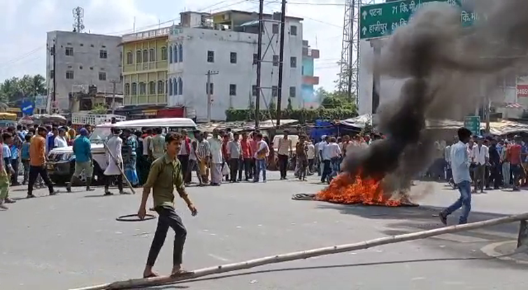 SAMSTIPUR ME RANGDARI NEAHI DENE PER KIRANA DUKANDAR KO GOLI SE BHUNA