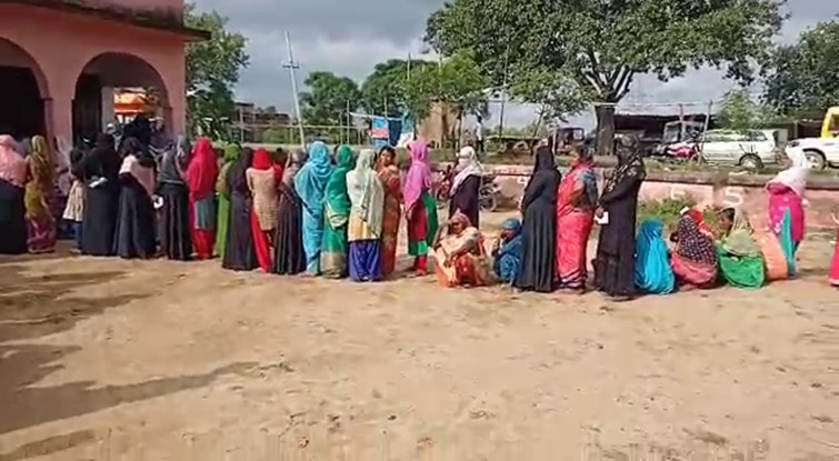cm nittish ke grih jile nalanda me voting