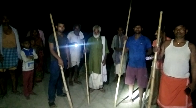 HATYARA SADHU SE MAHALA ME KHOF