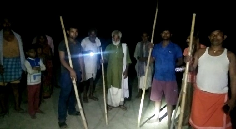 HATYARA SADHU SE MAHALA ME KHOF