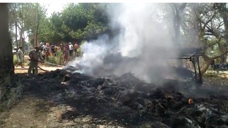 chalak  kr sujhbujh se bacha gaaw