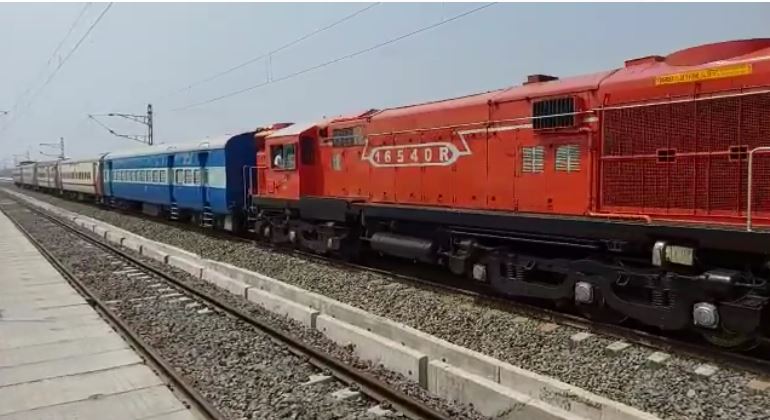 godda  mai tyari joro per 