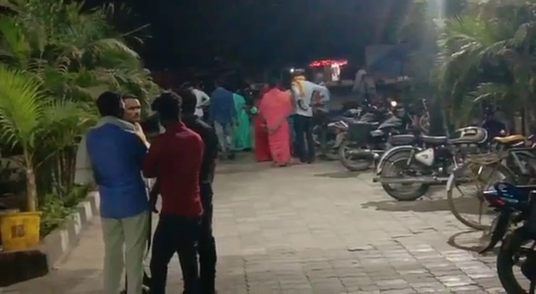 LAKHO KA ABHUSHAN LOOT KAR BUSSINESSMAN KO MARI GOLI