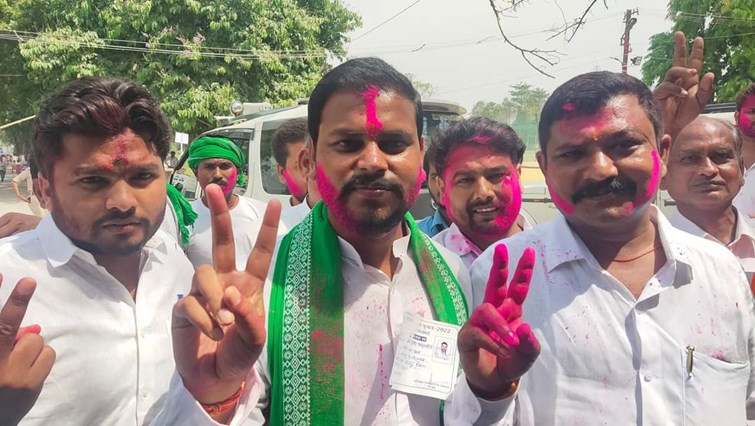 RJD KE AMAR PASWAN NE BJP CANDIDATE KO 36 HAZAR SE JAYDA BOTE SE HARA DIYA.