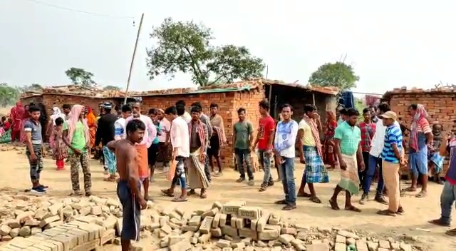 Two majdoor ki mut se macha harkamp