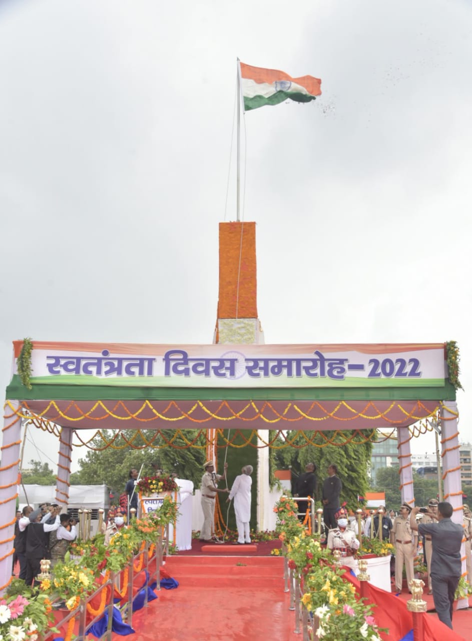 Cm nitish ne gahrayi tiranga.