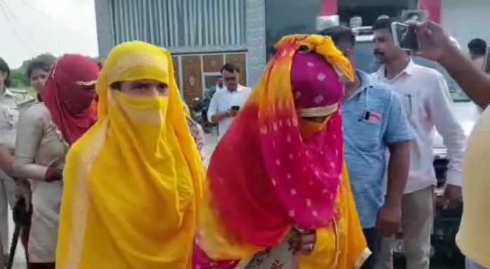 sex racket ka bhandafod 