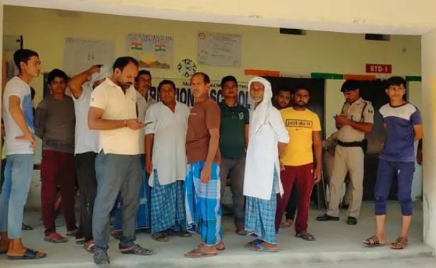 mukhiya par andhadhundh firing 