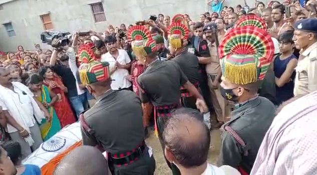 jawan ka shav pahucha gaon macha kohram 