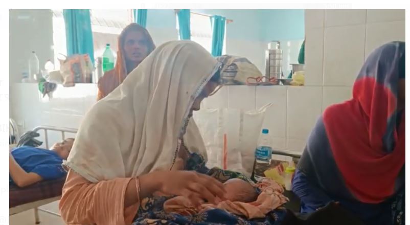 bus chalak ne dikhayee maanavtaa 