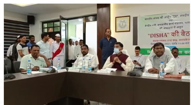 yojnaao se logo ko laabh pradan karane ka  nirdesh  