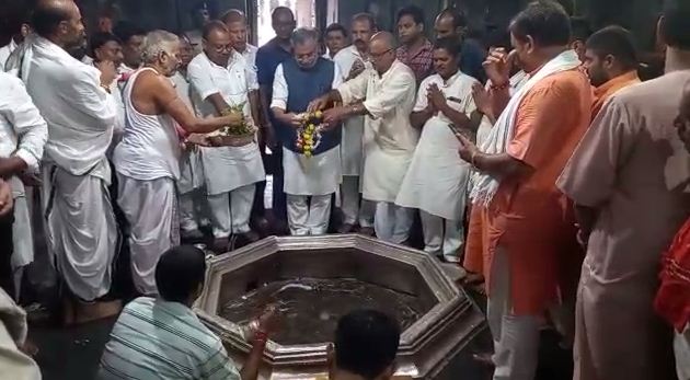 vishnupad mandir pahuche sushil modi 