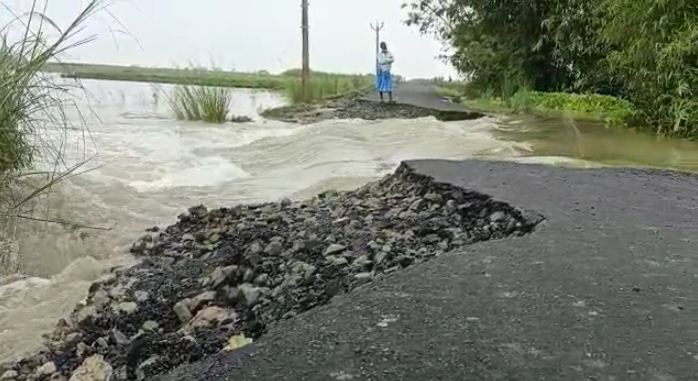 bhrashtachar ki bhent chadha navnirmit sadak 