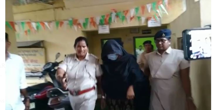 naukaraani  ka bayaan kal darjaa huwa court mai 