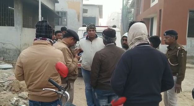 betiya me hotal sanchalak ki hatya se sansani 