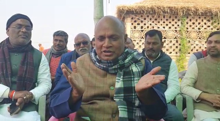 Rcp singh ne pm modi ki tarif ke saath cm nitish per sadha nisana.