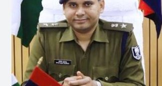 Sp santosh ne jahrili sharab mamle me thandar ko kiya suspend. 