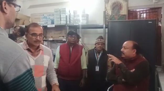 expiry dawa dekh bifre sahab 