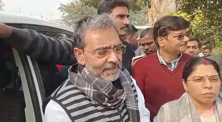 Uendra kushwaha sharabbandi ko bataya fail.
