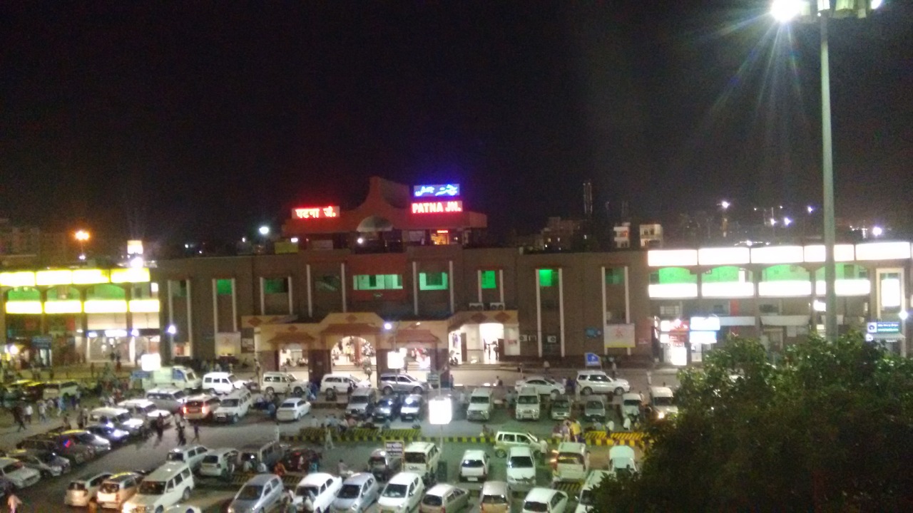 patna junction per bomb hai kya