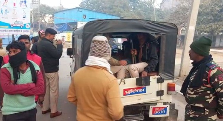 gopalganj me do pakshon me bawal 