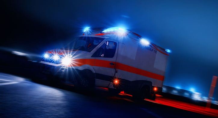 ambulence ki light dekh shma sharab taskar 