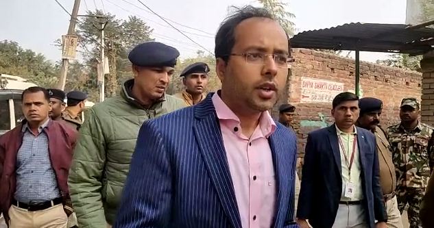 BIHARSHAREEF ME VOTING KE DAURAAN BAWAL 