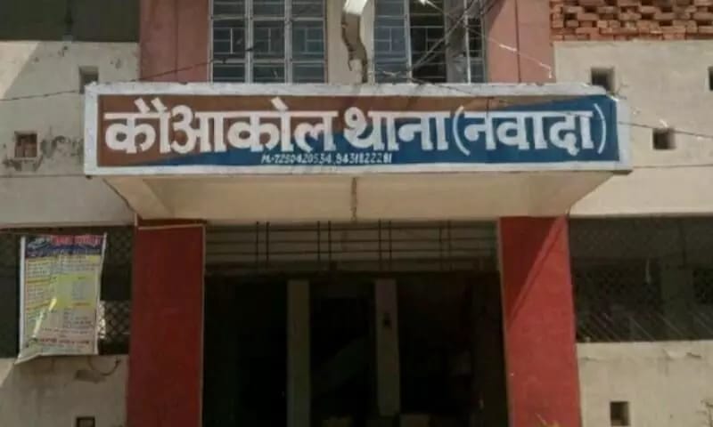 sharab mafiaon ne police par kiya hamla