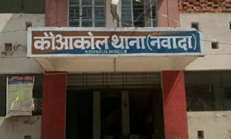 sharab mafiaon ne police par kiya hamla 
