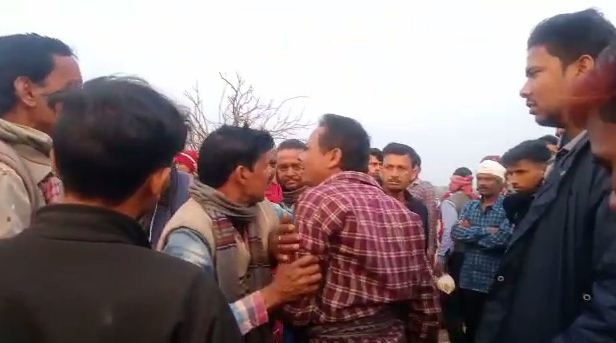 sadhu kahne par aag babula hua shakhs 