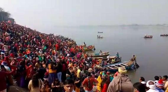 buxer me aashtha ka sailaab 