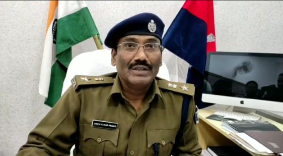 sharab mafiyaon ko pakarna graminon ko pda mahanga 