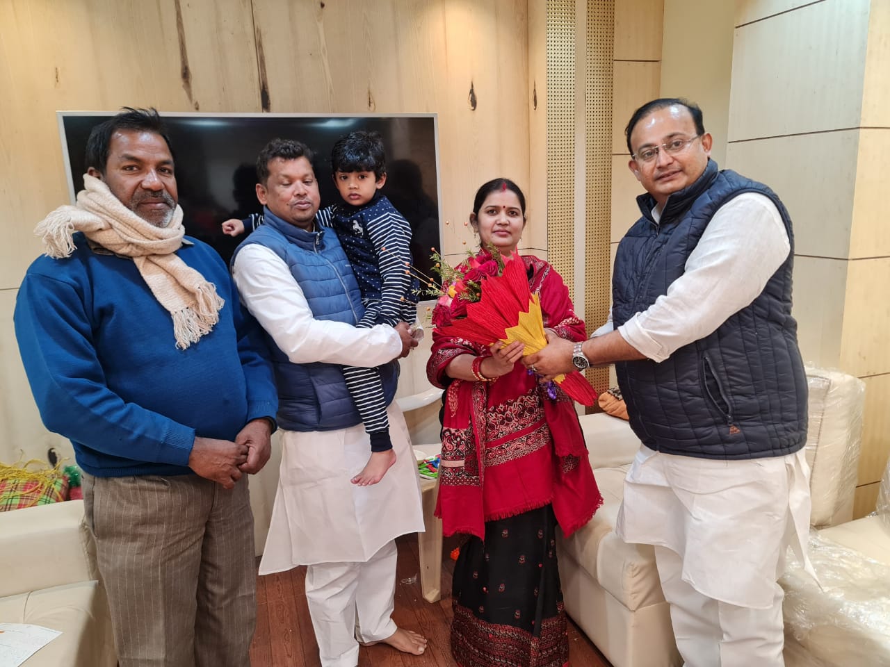 VIP ne di prakhand pramukh ko jeet ki badhai